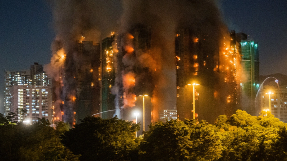 Zjarr masiv në një kompleks banimi në Hong Kong, të paktën 36 të vdekur dhe 279 të zhdukur