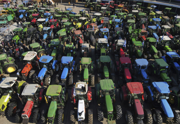 Fermerët grekë bllokojnë sërish aksin Kakavijë-Janinë