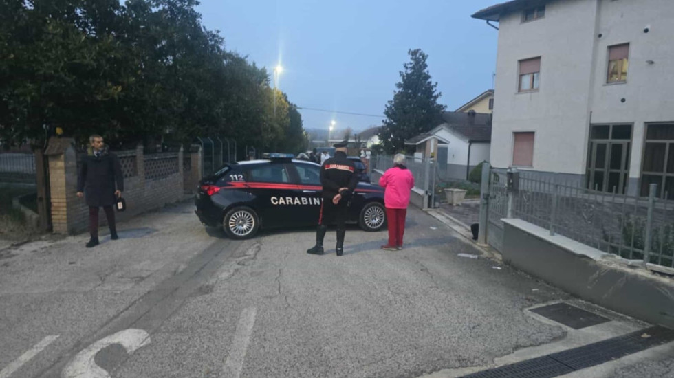 Gazi rrënon një shtëpi në Itali, ka të lënduar