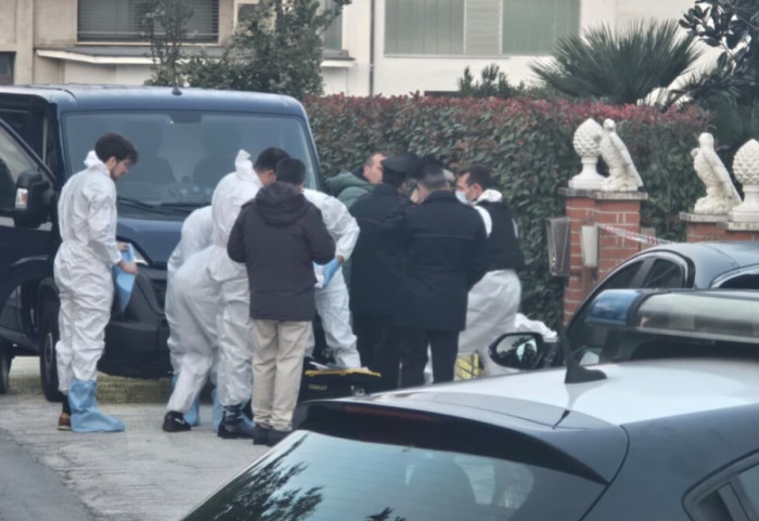 Shqiptarja në Itali gjendet e vdekur në banesë, dyshohet se u vra nga bashkëshorti