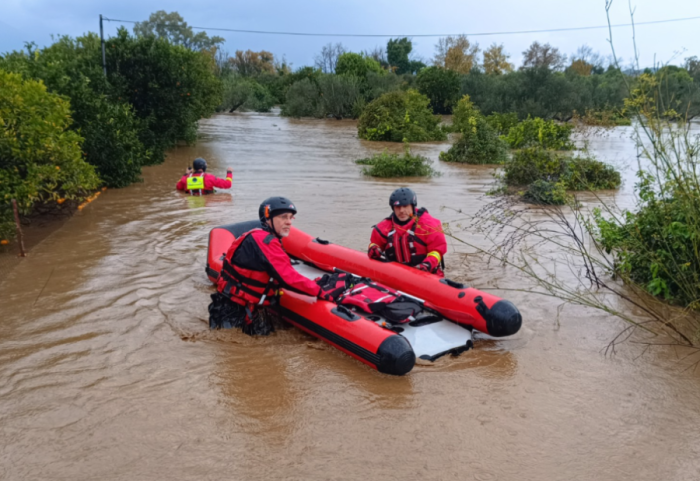 “Bajroni” përmbyt Greqinë, anulohet mësimi në Atikë