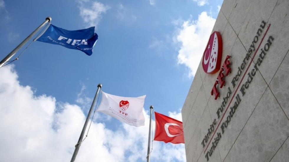 Skandali i basteve trondit futbollin turk, dhjetëra lojtarë të arrestuar