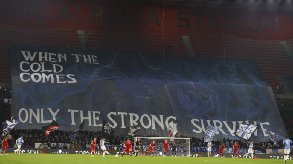 Derbi i flaktë në ‘Air Albania’, Fanatics dhe Guerrlis dhurojnë spektakël në tribuna