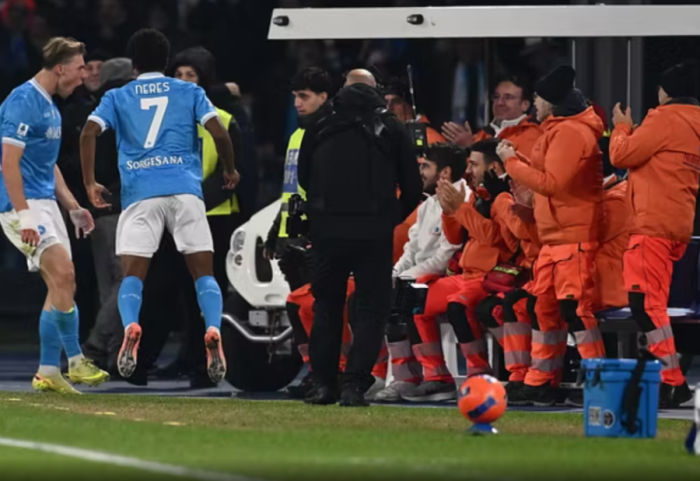 Napoli mund Juven dhe rikthehet në krye, shkëlqen Hojlund