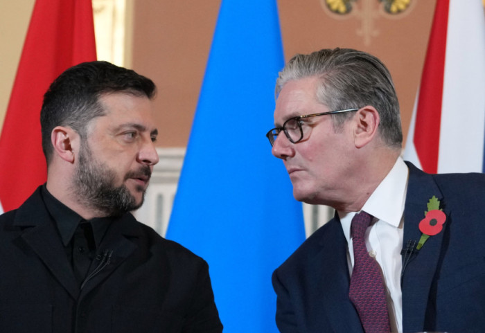 Zelensky “zbarkon” në Londër, çfarë pritet në takimin me liderët evropianë?