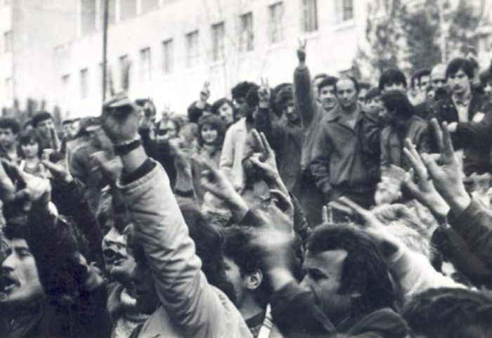 “Dita e Rinisë”, përkujtohet 35 vjetori i lëvizjes që solli demokracinë