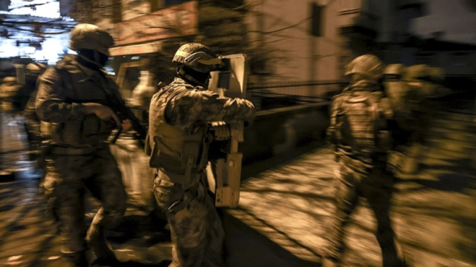 Policia turke shkëmben zjarr me trafikantët e drogës në Stamboll, 2 viktima