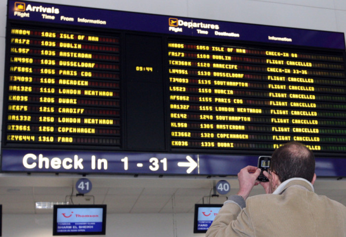 Avioni bën ulje të detyruar, mbyllet aeroporti i Edinburgut