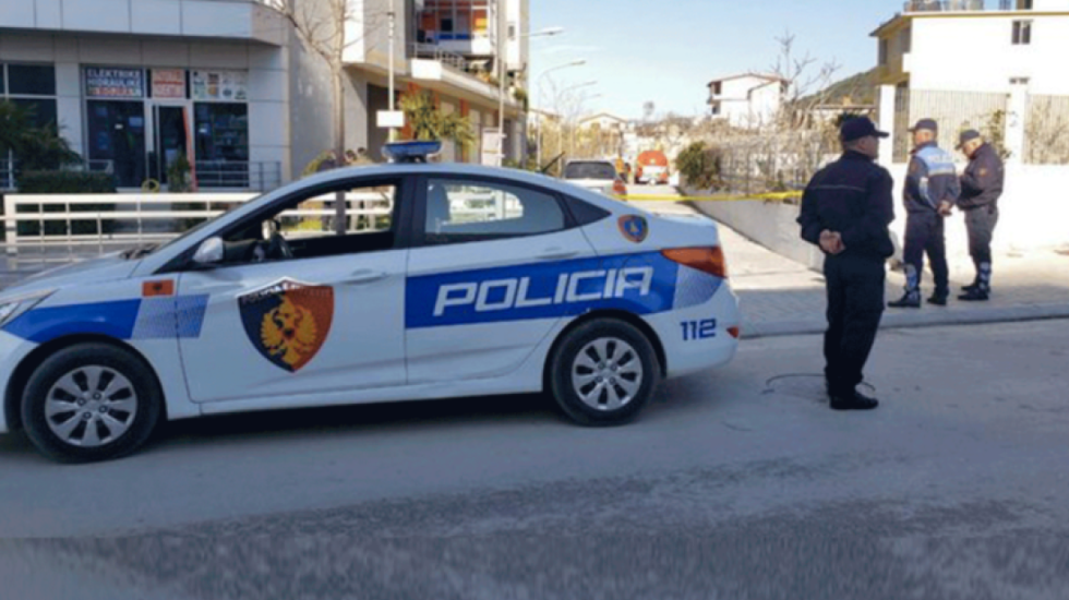 Sherri i fëmijëve përplas edhe prindërit në Patos, plagosen me thikë