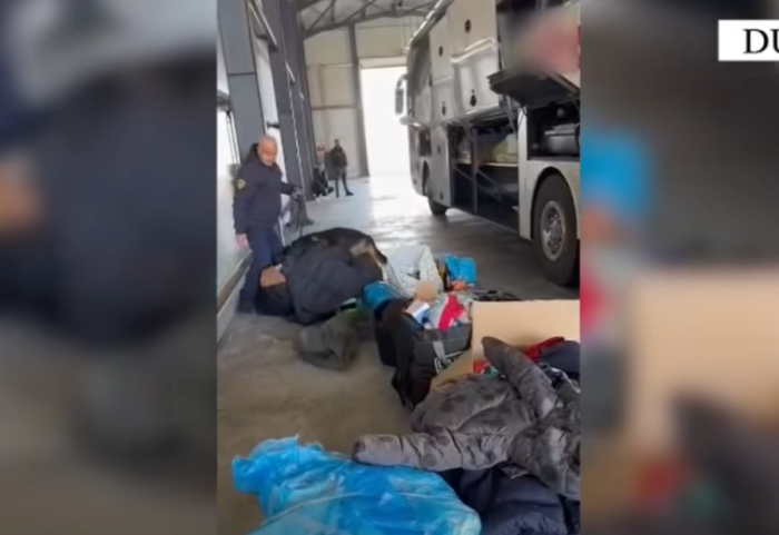 Kokainë, armë dhe mijëra euro, arrestohet shoferi i autobusit në portin e Durrësit