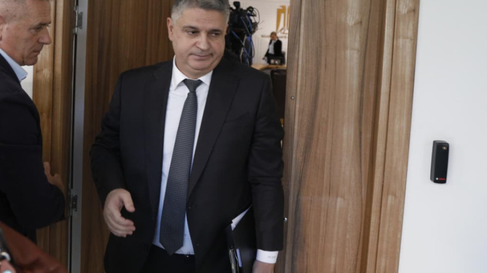 “S’ka guxuar asnjë zyrtar i lartë t’i bjerë telefonit tim”, Xholi: Nuk e kam problem të kërkoj burg përjetë