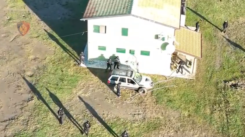 Të armatosur dhe me antiplumb, detaje nga operacioni ku u kapën ushtarët e Ervis Martinajt