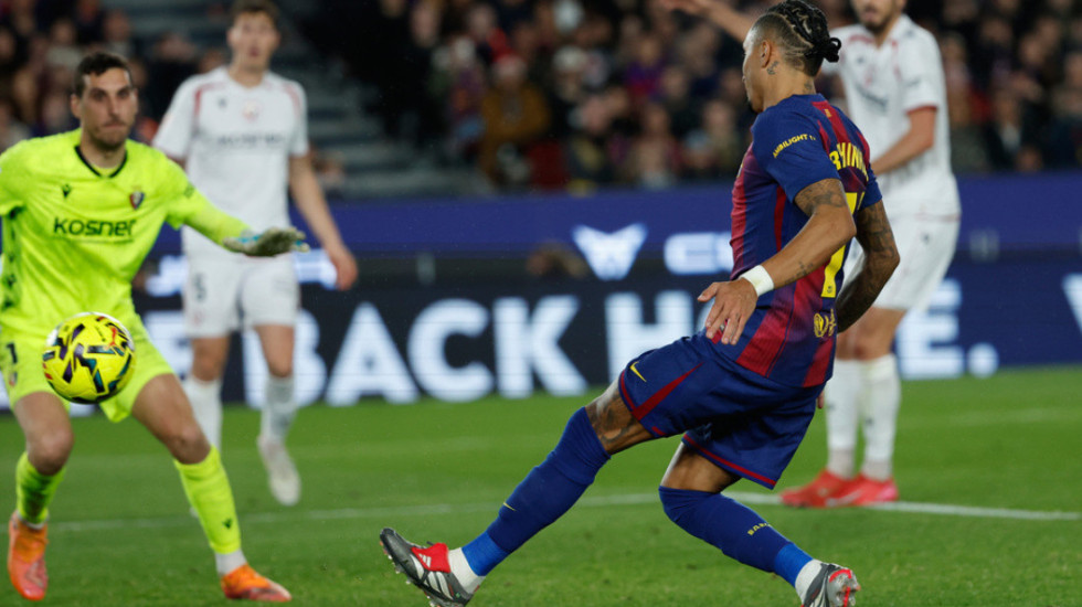 Plus 7 pikë nga Reali, Barcelona fiton me golat e Raphinha-s ndaj Osasuna-s