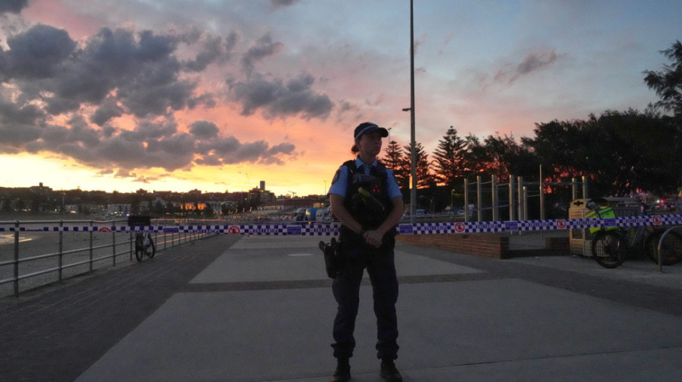 Masakra në Sidnei, rritet bilanci i viktimave, qytetari hero çarmatosi një nga autorët (video)