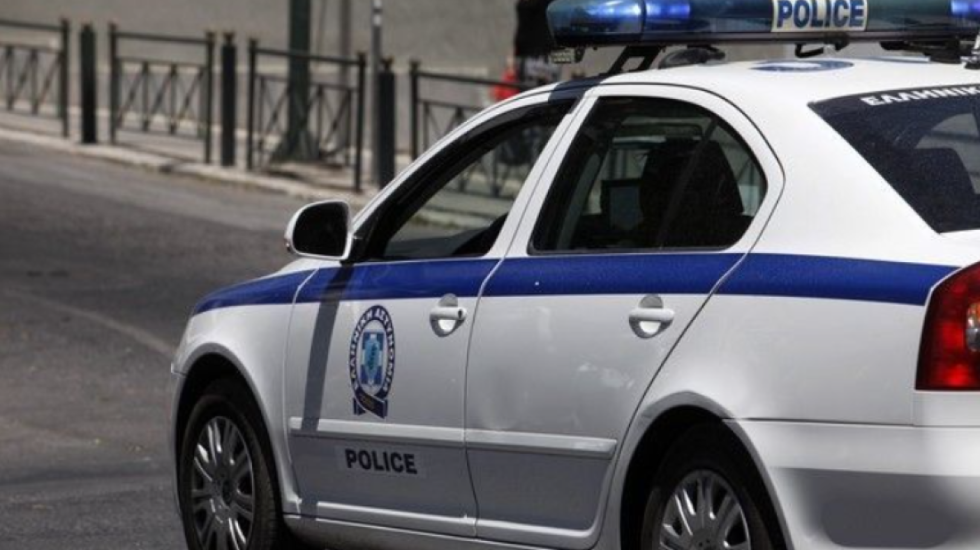 E rëndë në Greqi, e mitura plagoset me thikë në shkollë