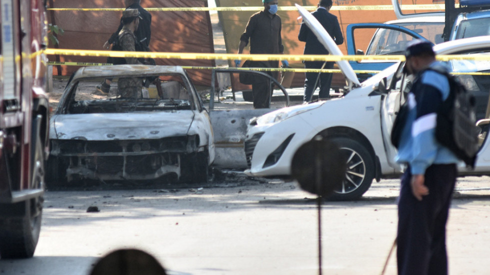 Grupi i armatosur grabit 3 banka në një ditë, vritet një oficer dhe një civil