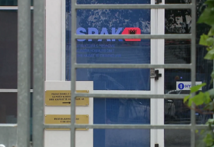 SPAK me “dorë të hekurt”, detaje nga operacioni tek AKSHI, akuza edhe për grup të strukturuar kriminal