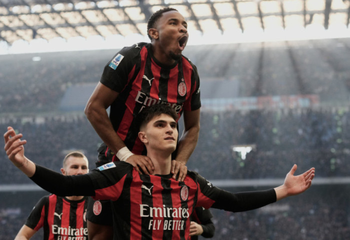 Te Milani shfrenojnë fantazinë: Davide Bartesaghi si Maldini!