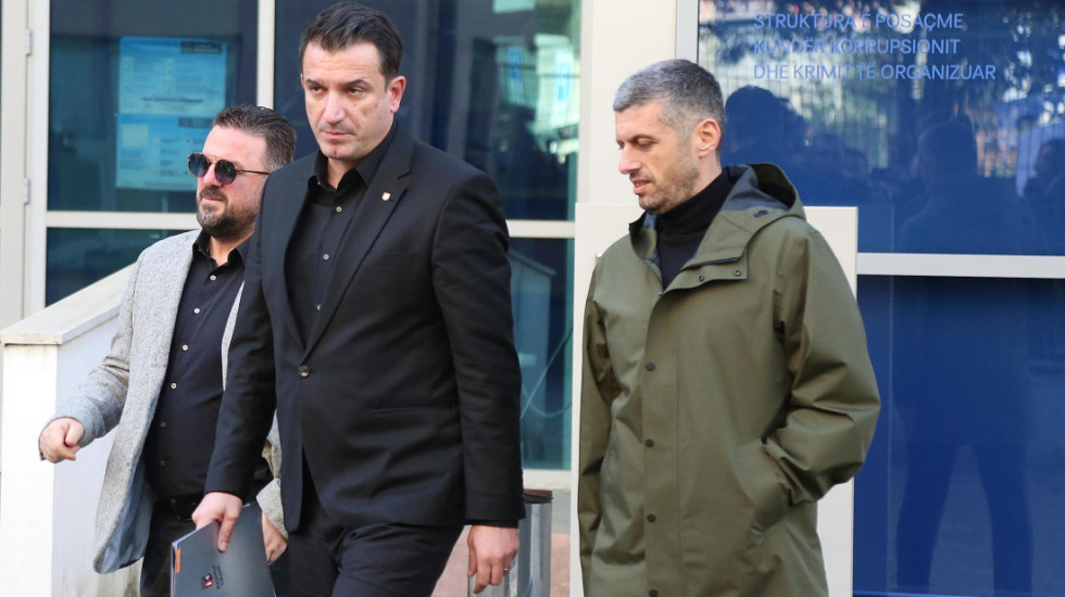 “1-vjetori i paraburgimit të kryebashkiakut të Tiranës”, avokatët e Erion Veliaj: Persekutim politik, i mohohet mbrojtja