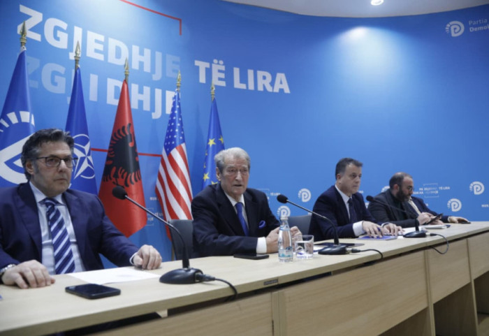 “Është ora jonë, të rrëzojmë kalbësirën”, Berisha: Rama duhet të japë llogari