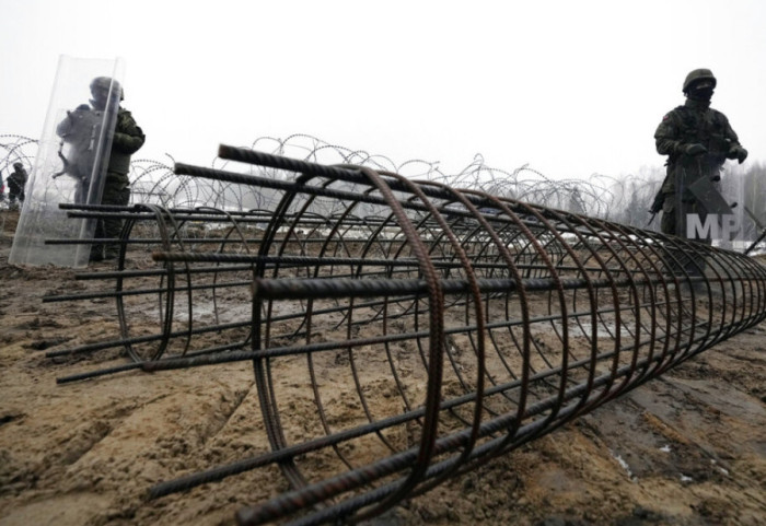 Për herë të parë nga Lufta e Ftohtë, Polonia nis prodhimin e minave kundër personit