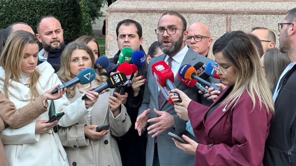 “Rama nuk e di çfarë ka në dosje”, Bardhi: USB-në e kyçën për të fituar kohë