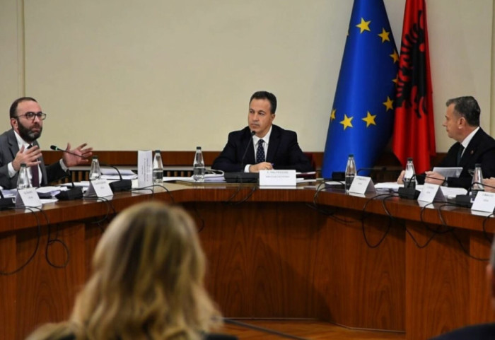 “Mandatet” pa datë për imunitetin e Ballukut, zbardhet debati Bardhi-Peleshi: S’ju ka hapur telefonin Rama!