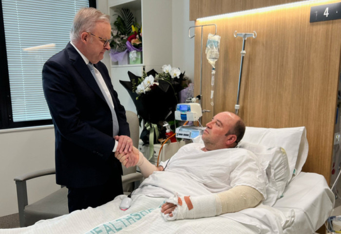 "A e meritoj?", heroi që çarmatosi terroristin në Sidnei merr çekun 2.5 milionë dollarë