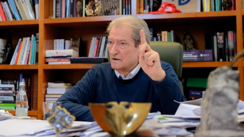 “Ja të vdesim, ja të rrojmë”, Berisha paralajmëron Ramën për protesta afatgjatë: Dorëzo Ballukun, ose ka revoltë