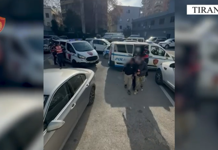 Trafiku i emigrantëve: Dy persona arrestohen, në kërkim dy bashkëpunëtorët