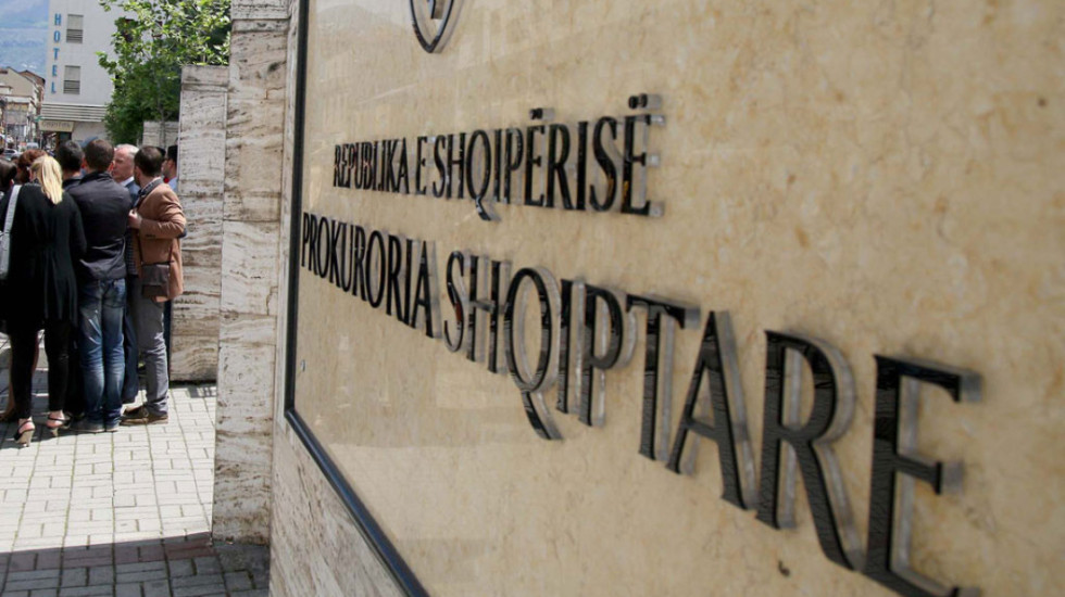 Zhvendosi koleksionin e verërave të shtrenjta, shpallet në kërkim djali i xhaxhait të Ergys Agasit