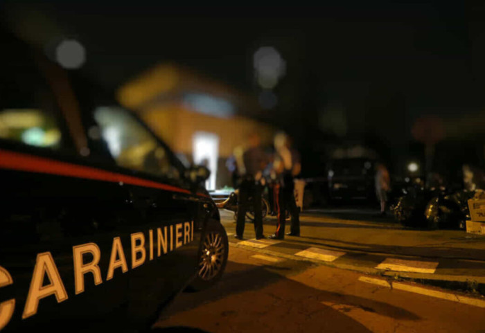 Tentativë shantazhi, i riu shqiptar godet karabinierin gjatë arratisjes: Policia e plagos me dy plumba