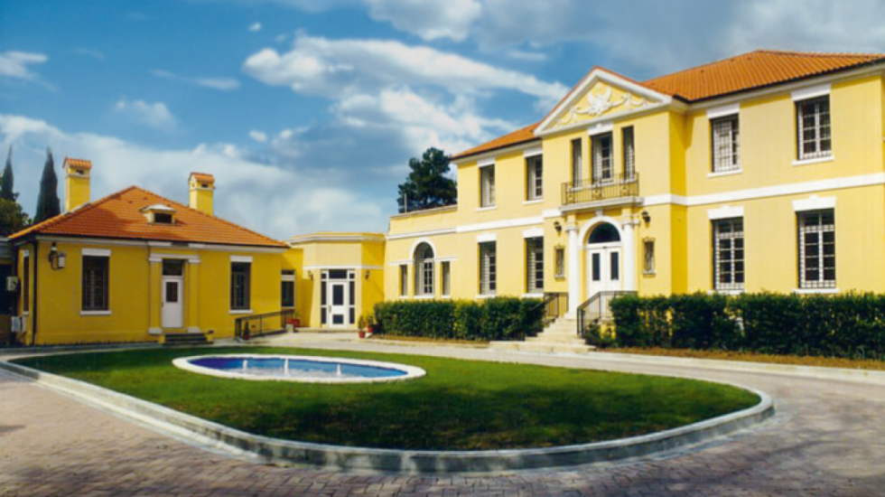 Martesa për dokumente është krim, ambasada e SHBA paralajmëron shqiptarët