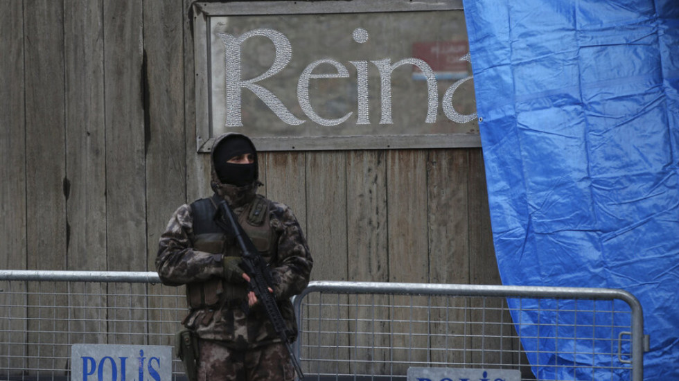 Incident i rëndë në një shkollë në Turqi, nxënësi qëllon drejtorin me armë zjarri