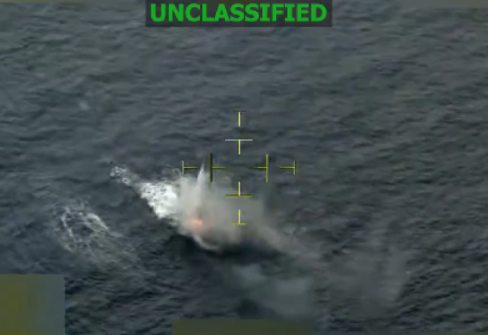 Marina amerikane godet një tjetër anije me drogë, publikohen pamjet