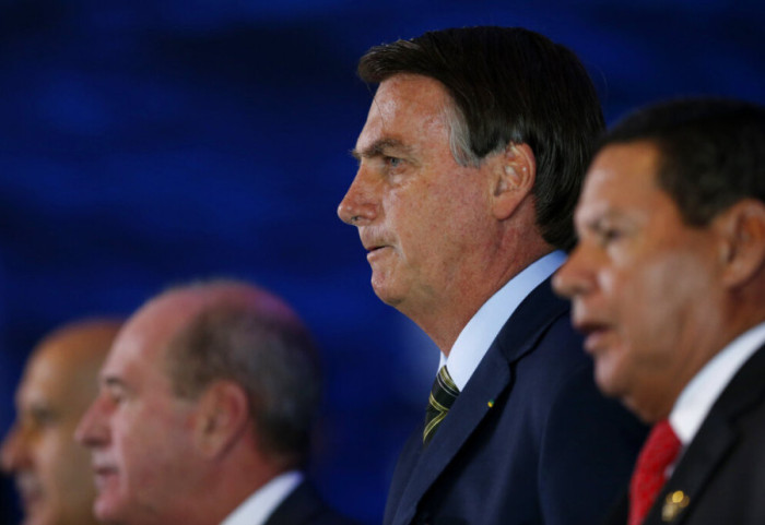 Burg me ndalesa për Bolsonaron, lirohet përkohësisht për probleme me shëndetin