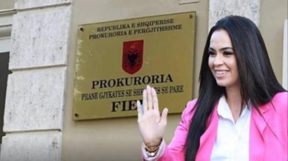 “Volën” 442 mijë euro nga taksat e parkimit, Prokuroria çon në gjyq dy drejtoreshat e Bashkisë Fier