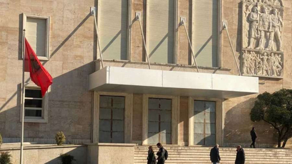 U votuan në Kuvend, betohen të premten ministrat e rinj të qeverisë