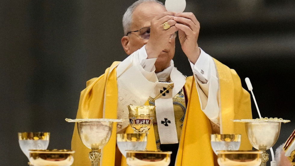 Papa Leoni XIV kremton Meshën e parë të Krishtlindjes: Mesazh shprese, drite dhe kundër materializmit