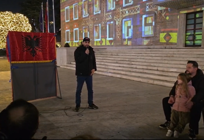 18 ditë protestë para Kryeministrisë, Lapaj: Nga çdo cep i vendit, më 4 janar të largojmë Edi Ramën