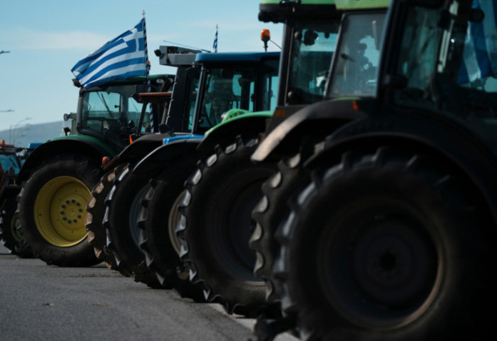 Protesta e fermerëve grekë bllokon sërish aksin Kakavijë-Janinë