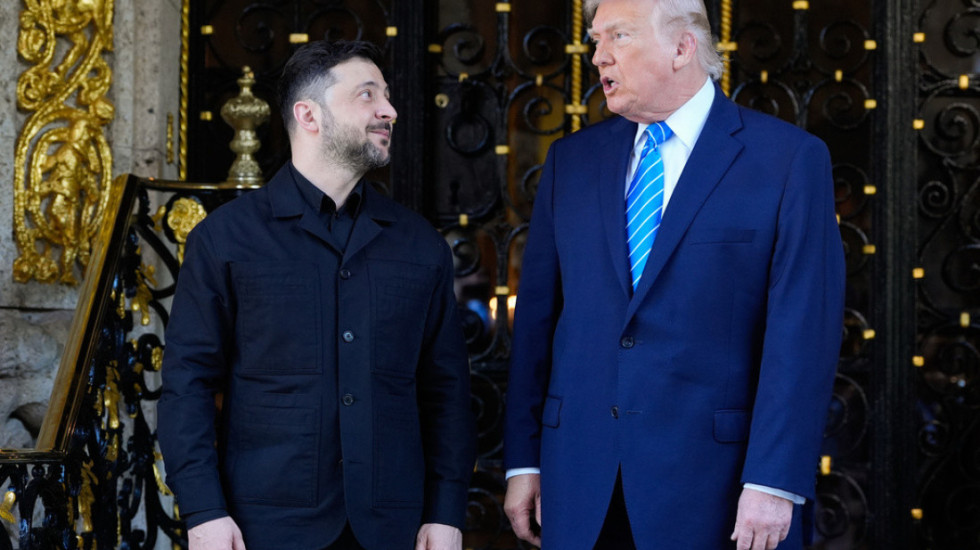 Nis në Mar-a-Lago takimi për paqen, Trump shtrëngon duart me Zelenskin: Jemi afër një marrëveshjeje