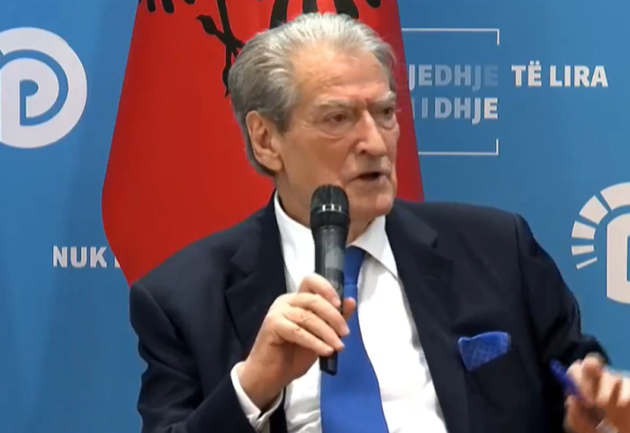 “Të zëmë bulevardin deri në largimin e Ramës”, Berisha vijon akuzat ndaj Ballukut dhe AKSHI-t