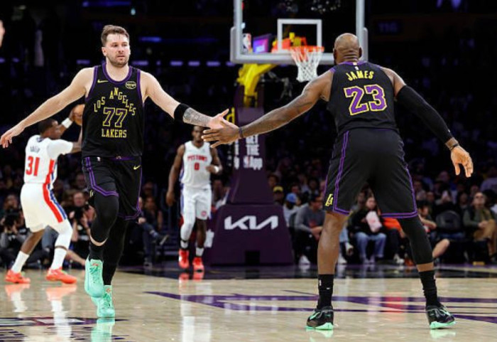 NBA: Detroit prish festën e LeBron, Lakers sërish në krizë