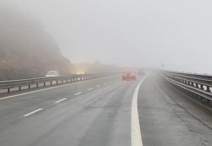 Disa aksidente në Rrugën e Kombit si pasojë e ngricës, PD: Neglizhencë e plotë e qeverisë