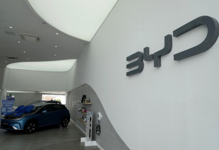 Tesla humb fronin, ia kalon gjiganti kinez i makinave elektrike