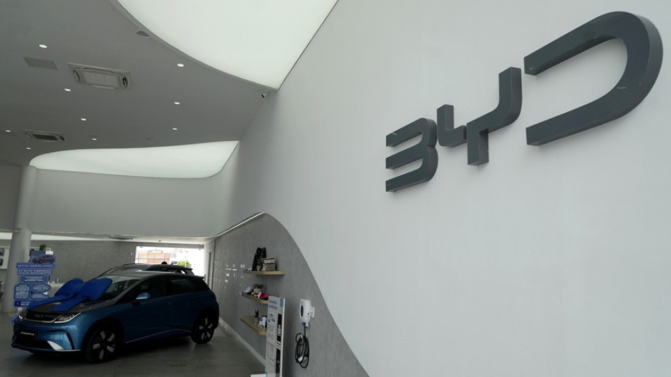 Tesla humb fronin, ia kalon gjiganti kinez i makinave elektrike