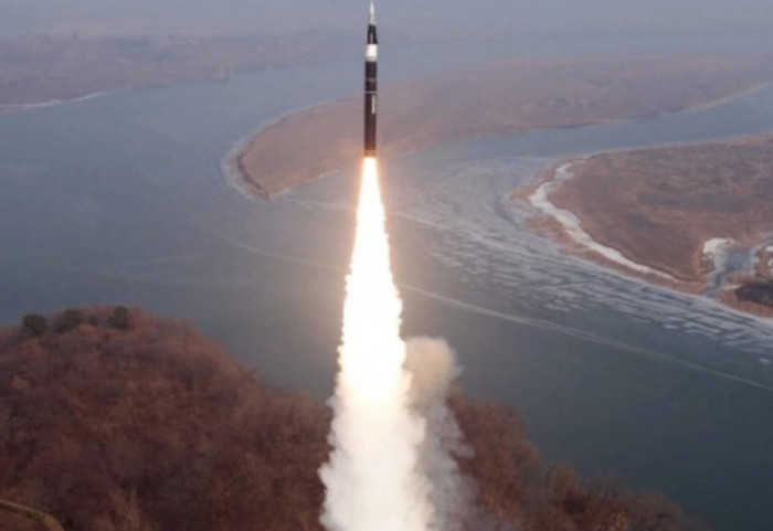 Akuza nga Seuli: Koreja e Veriut lëshoi raketa balistike në Detin e Japonisë