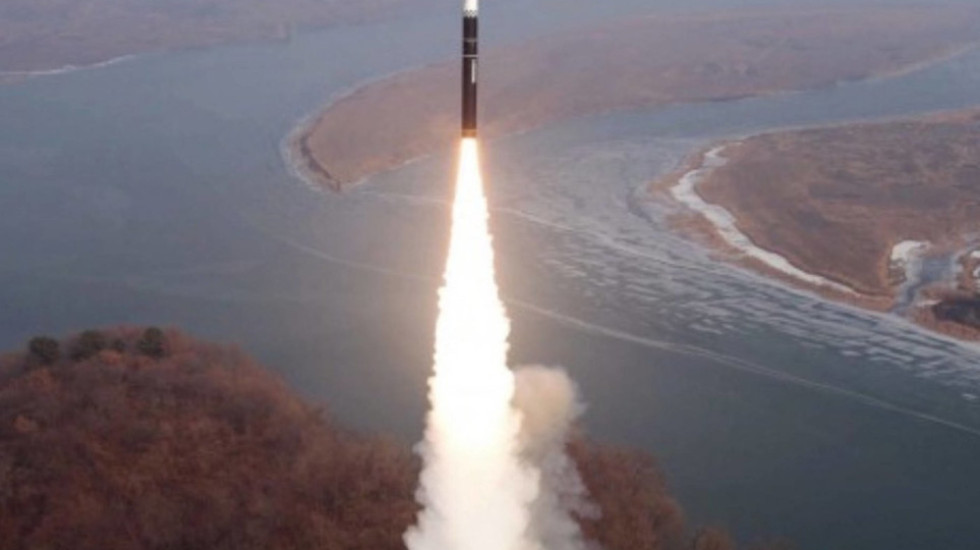 Akuza nga Seuli: Koreja e Veriut lëshoi raketa balistike në Detin e Japonisë