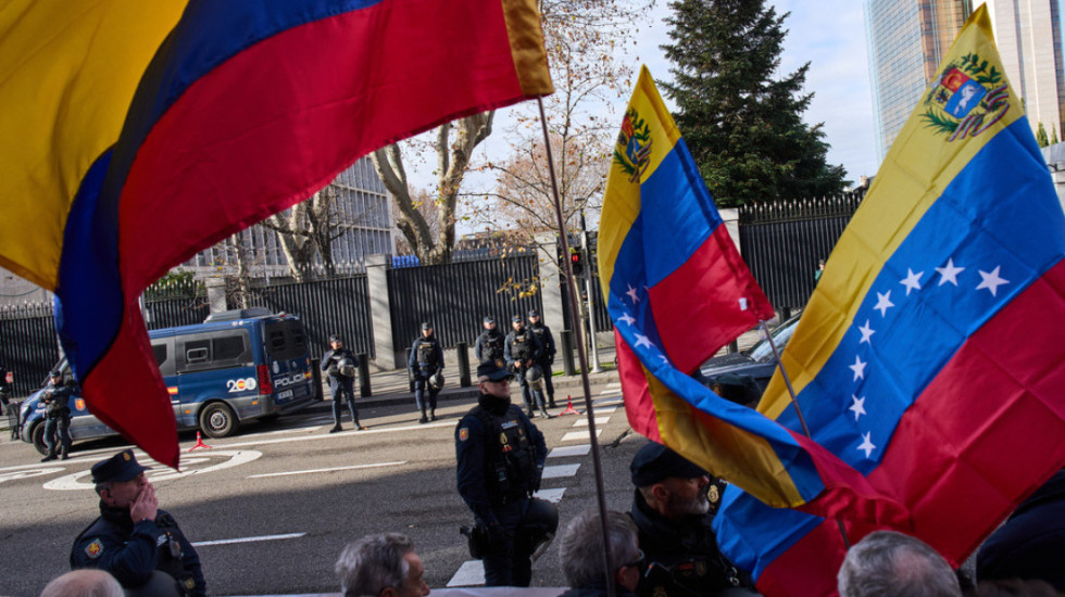 Arrestimi i Maduros, protesta masive jashtë ambasadës amerikane në Madrid
